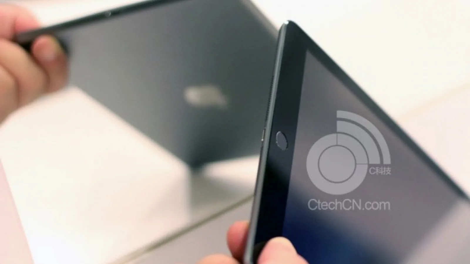 Noi imagini cu iPad 5 și iPad Mini 2 Își fac apariția pe web; Iată și panoul ecranului de pe iPad 5!