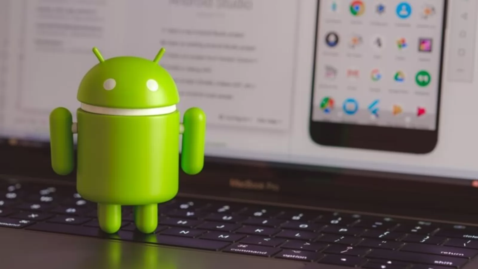 Ajunge Android 13 pe PC-uri și laptopuri? Interfața pare a fi optimizată pentru aceste dispozitive