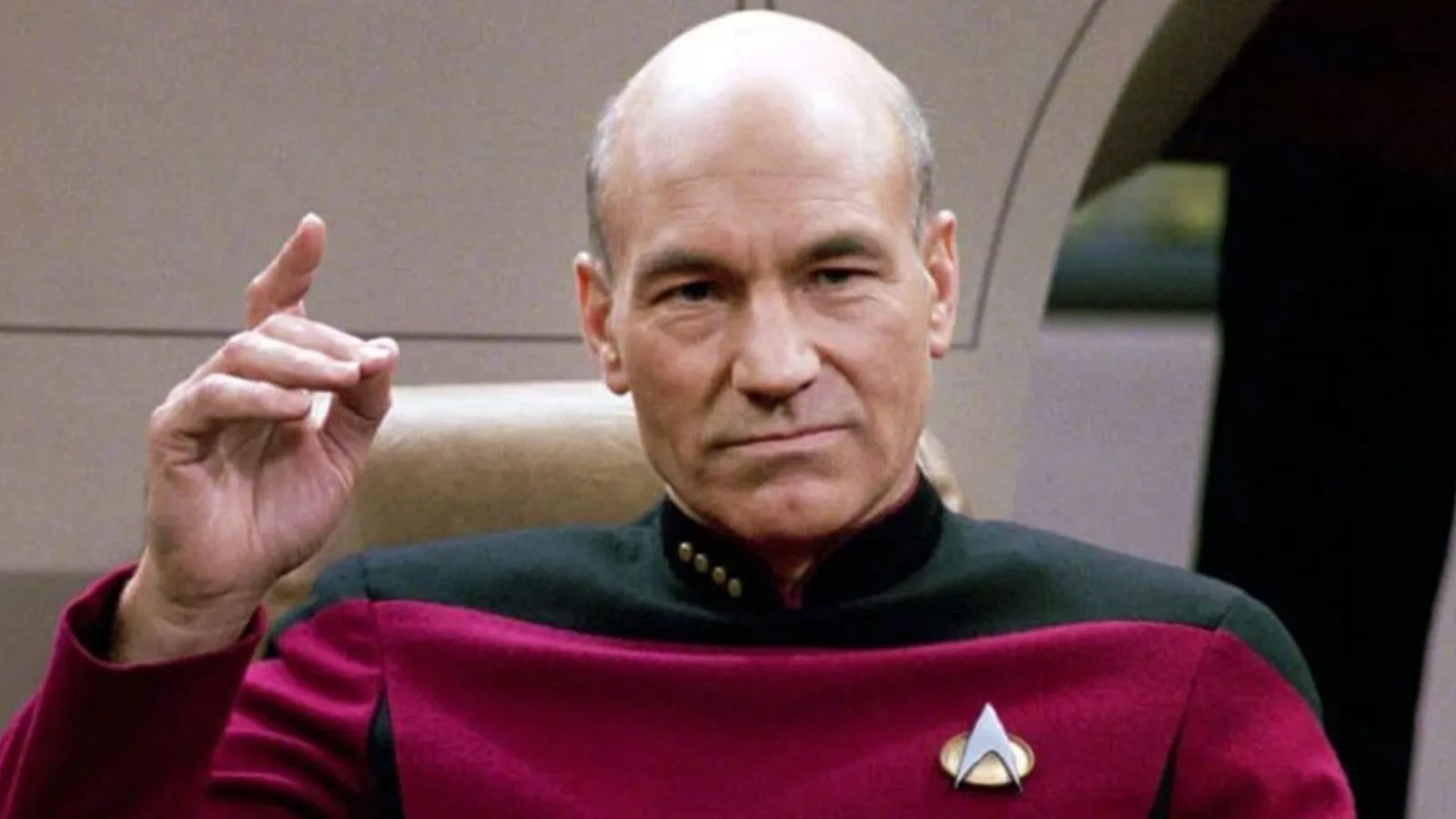 Apple lucrează la un "communicator" ca în Star Trek, conform unui nou brevet; O insignă smart pentru comunicare și sănătate?