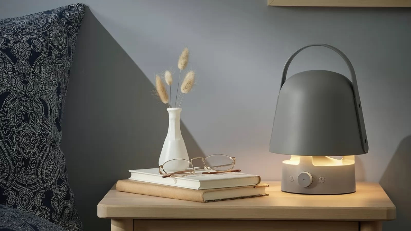IKEA anunță VAPPEBY, o lampă cu boxă portabilă ce livrează sunet 360 grade