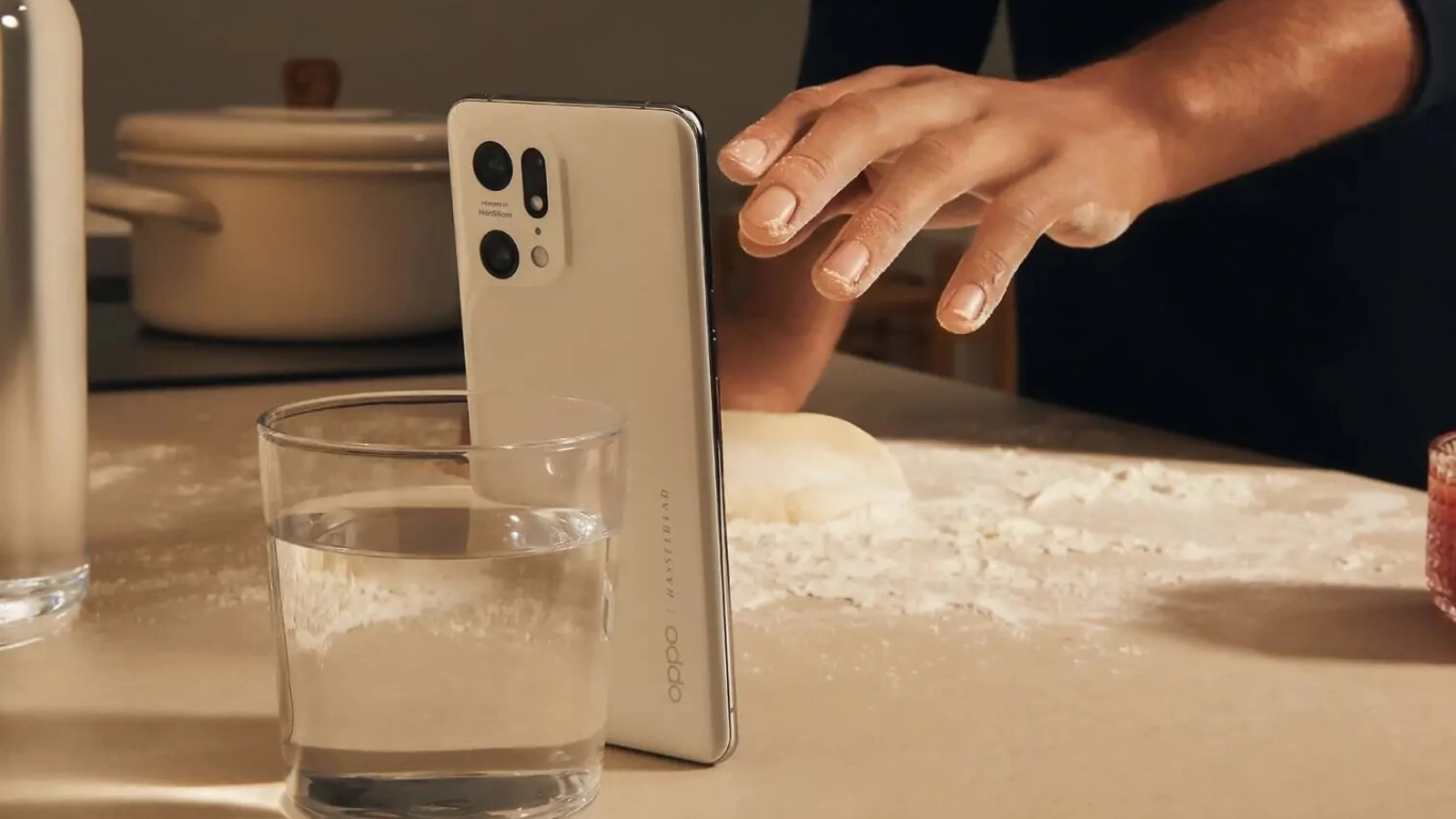 Preț și disponibilitate OPPO Find X5 Pro în România (+ smartphone cadou la precomandă)