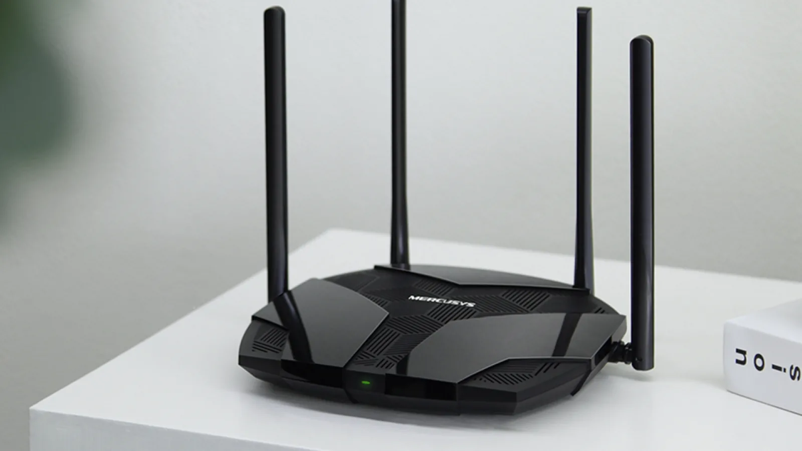 Mercusys lansează în România routerul Gigabit MR80X; Aduce conectivitate Wi-Fi 6 și viteze de până la 3 Gbps la o sumă atractivă