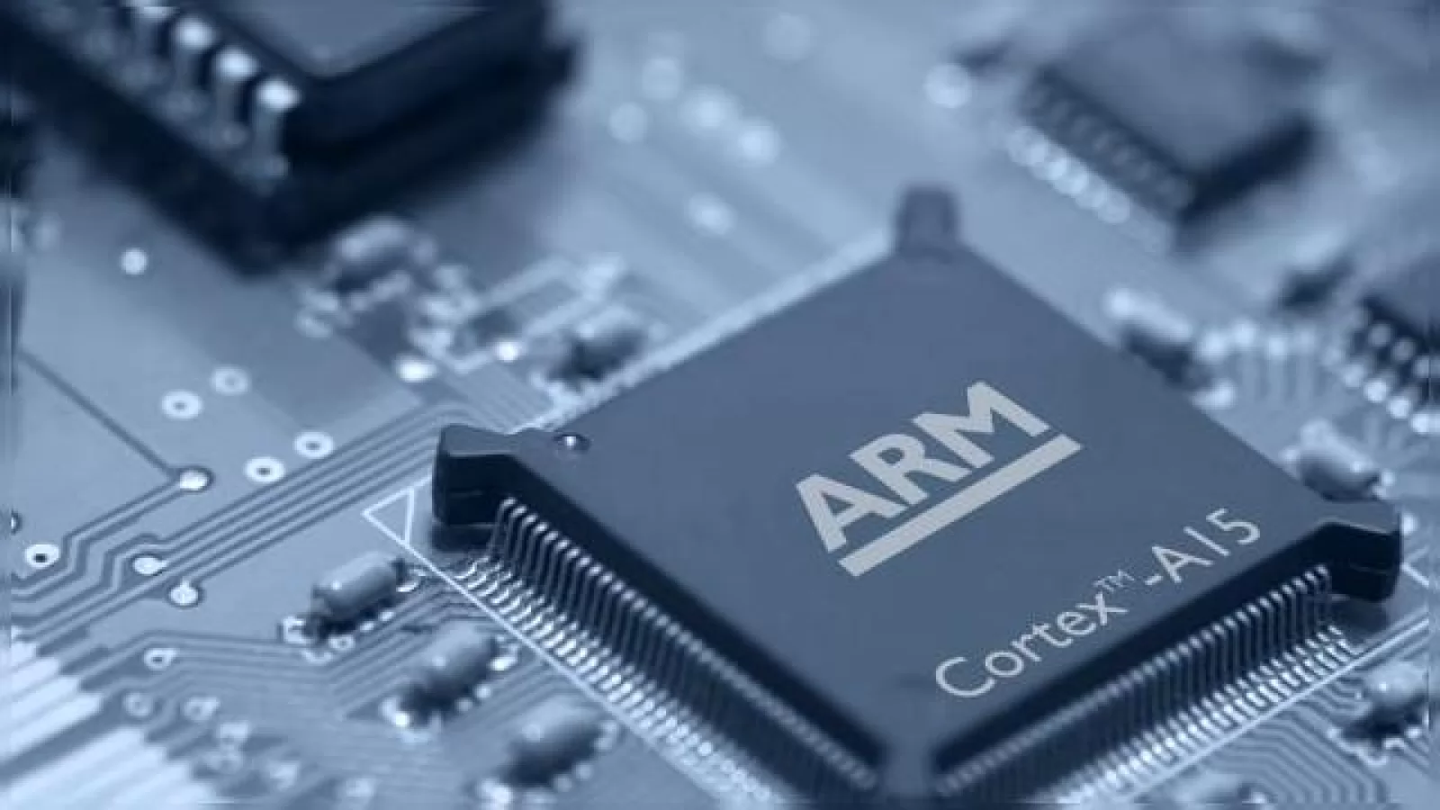 Intel Își deschide fabricile pentru producătorii de chipuri ARM; Începe o nouă epocă?