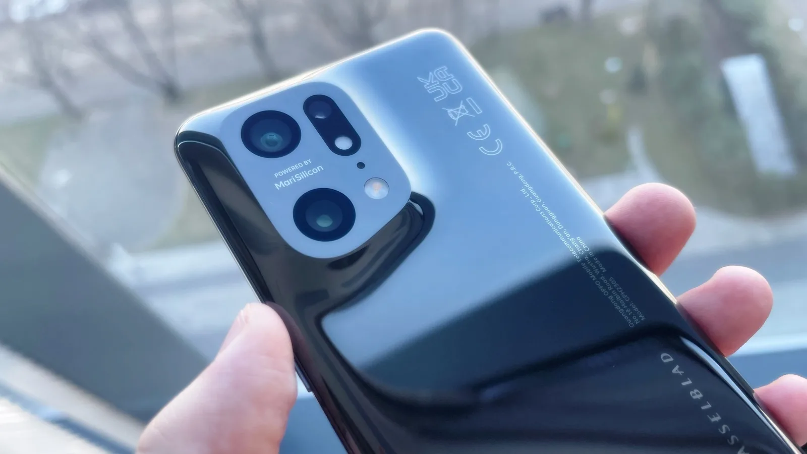 OPPO Find X5 Pro Unboxing: spate rafinat din ceramică, cip MariSilicon cu revoluţia AI şi stabilizare pe 5 axe