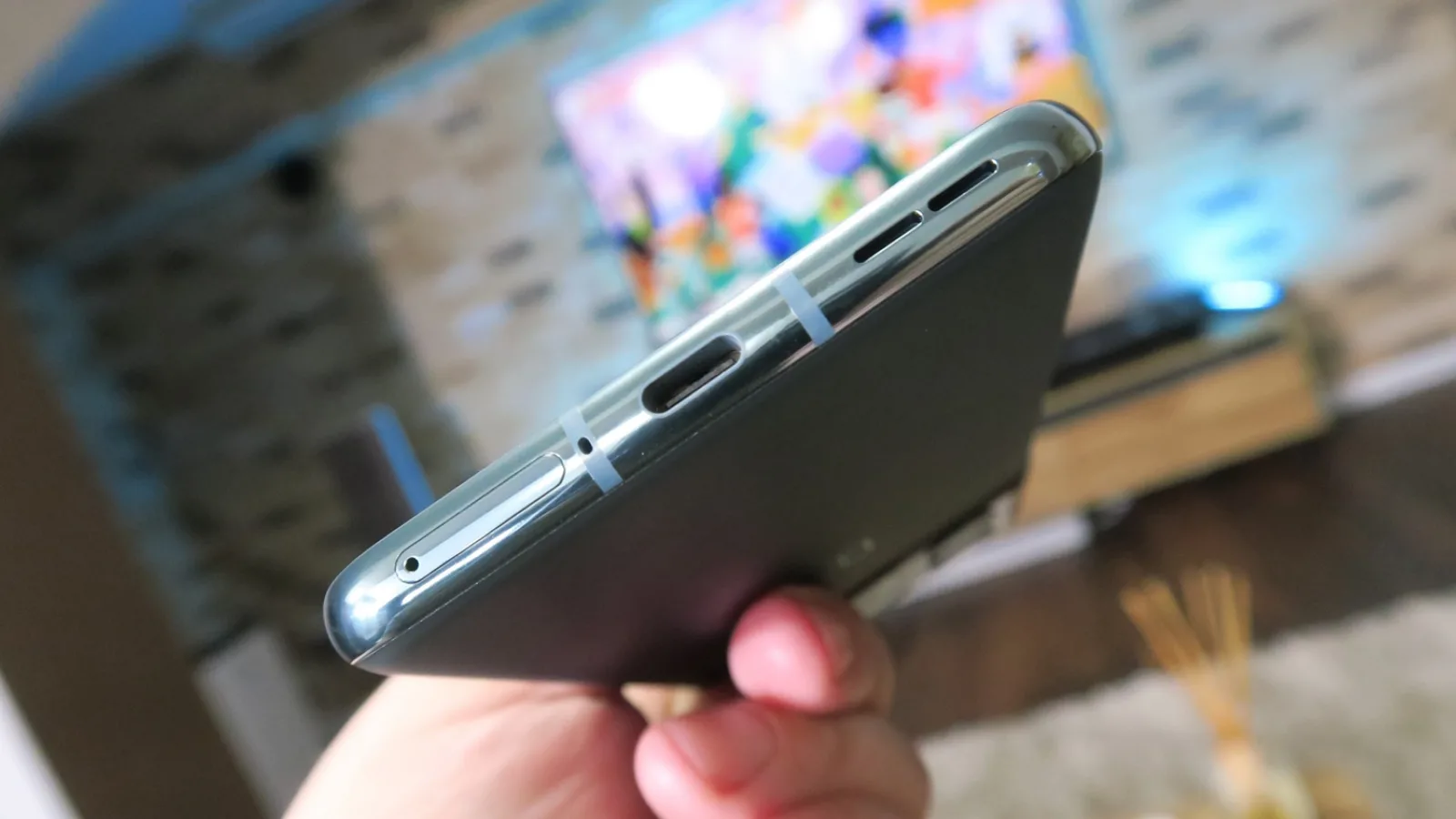 OnePlus 10 Pro: Conectivitate generoasă cu benzile 5G, Bluetooth 5.2 şi Wi-Fi rapid
