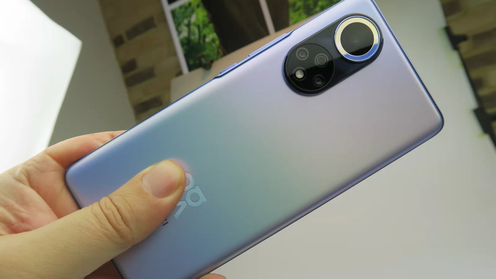 Am testat plăţile contactless cu Huawei nova 9 şi aplicaţii de productivitate (Video)