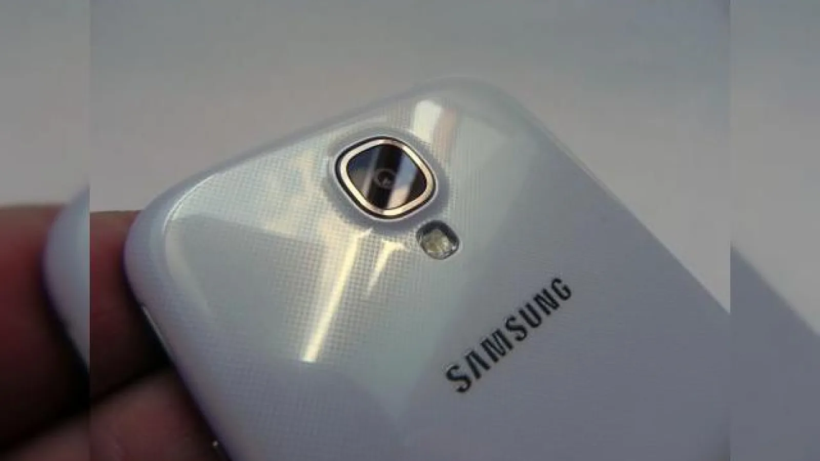Terminalele flagship Samsung din 2014 vor avea camere de 16 megapixeli