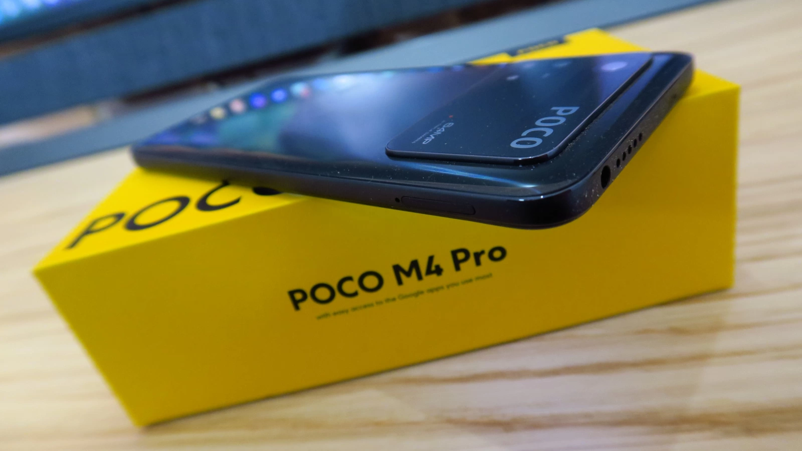 POCO M4 Pro 4G Unboxing: telefoanele 4G nu mai înseamnă neapărat un compromis... dacă nu vrei filmare 4K
