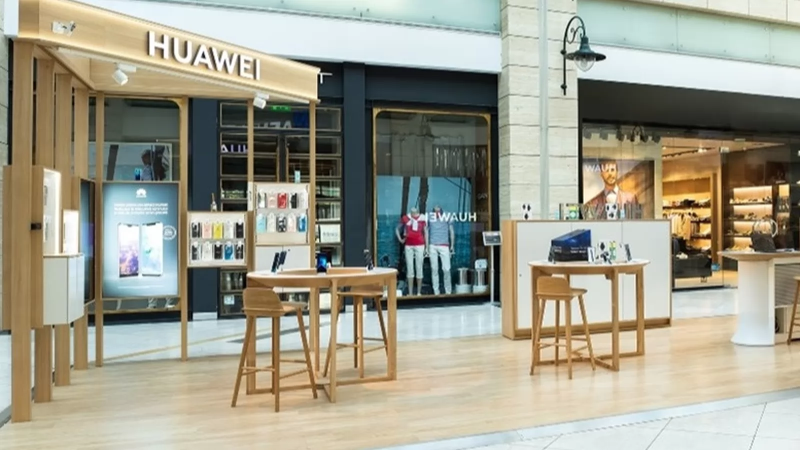 HUAWEI a pregătit un weekend plin de jocuri și cadouri în magazinul său din AFI Cotroceni; Iată cum te poți juca și câștiga premii sau vouchere