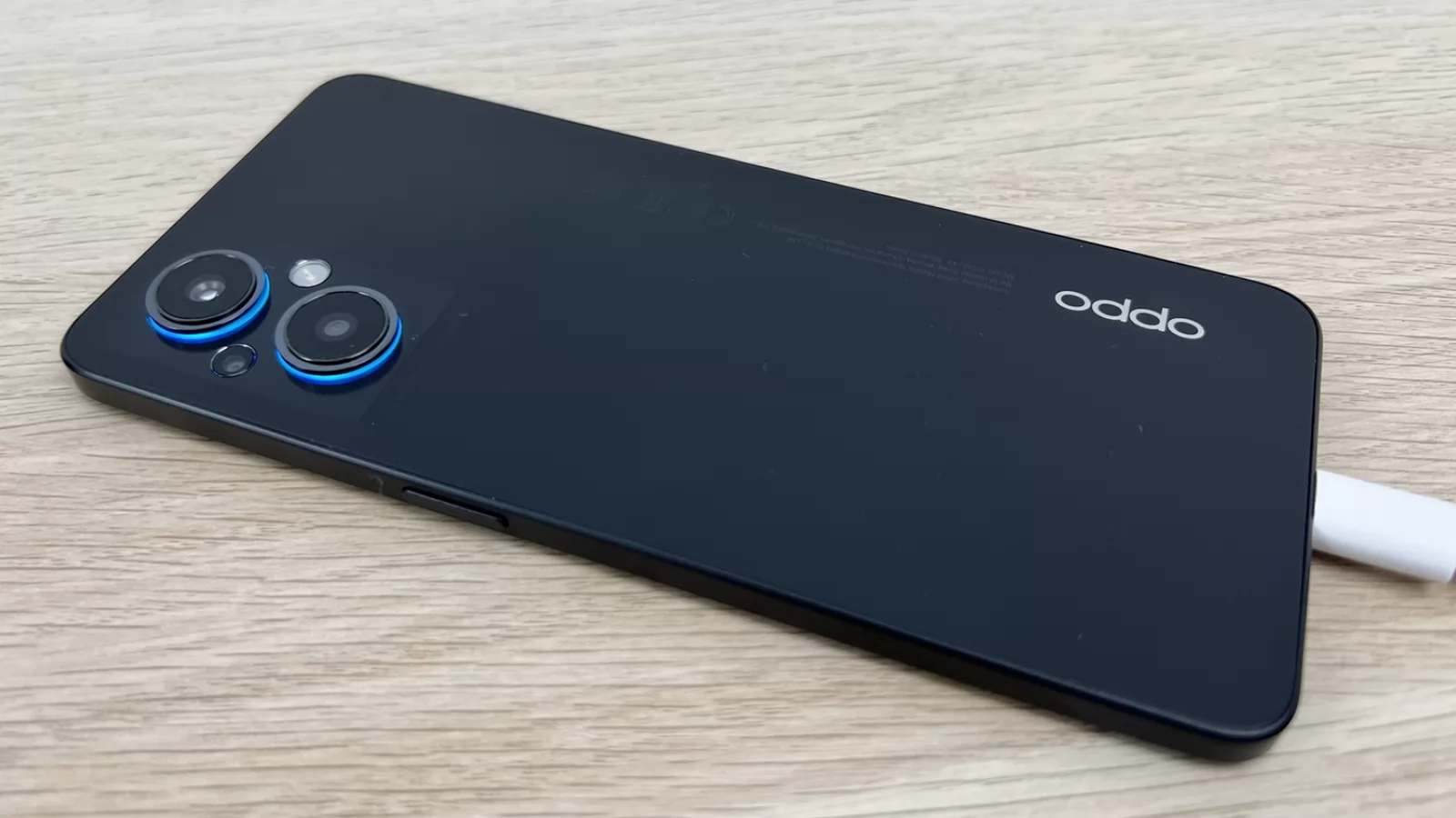 OPPO Reno7 Lite: Baterie cu autonomie excelentă, material de top 5