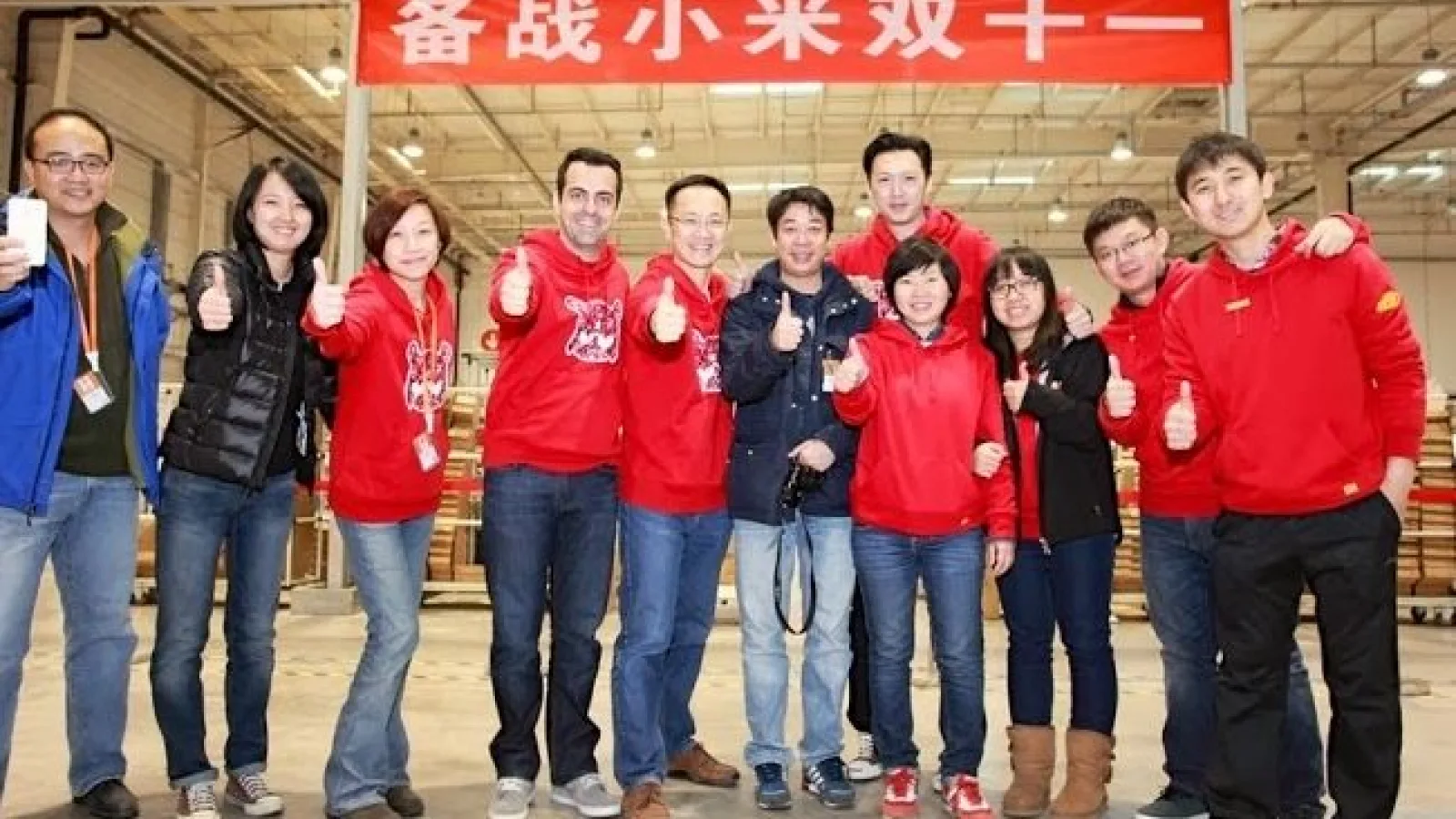 Xiaomi vinde smartphone-uri În valoare de 90 de milioane de dolari Într-o singură zi! Hugo Barra trece la Împachetat!