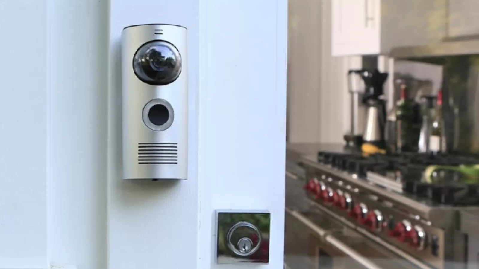 Doorbot, robotul care răspunde la ușă e ideal pentru curierii pe care Îi ratezi; Gadgetul e controlat prin telefonul mobil! (Video)