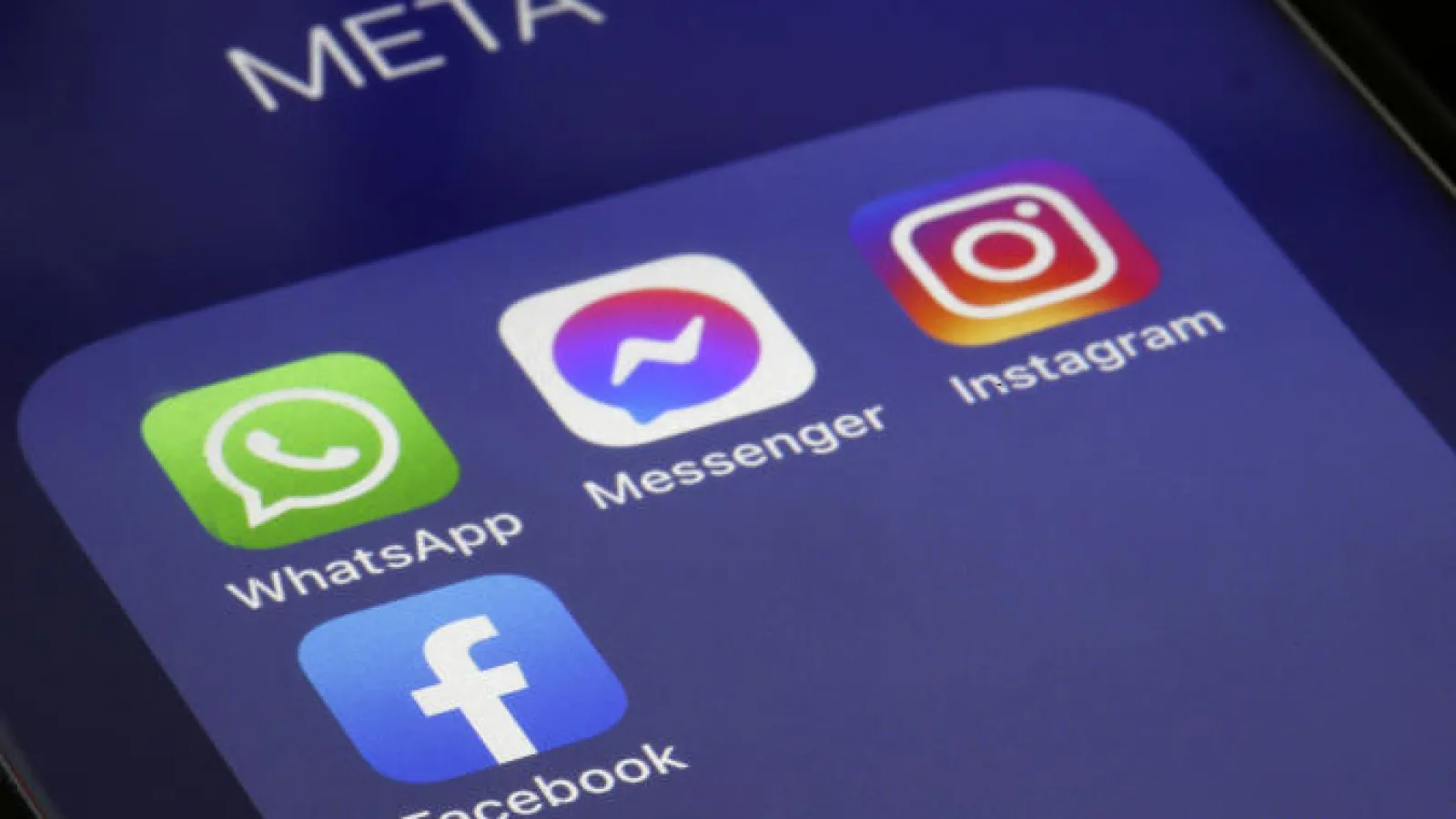 WhatsApp ne va permite curând să ascundem statusul "Last Seen" pentru contactele dorite