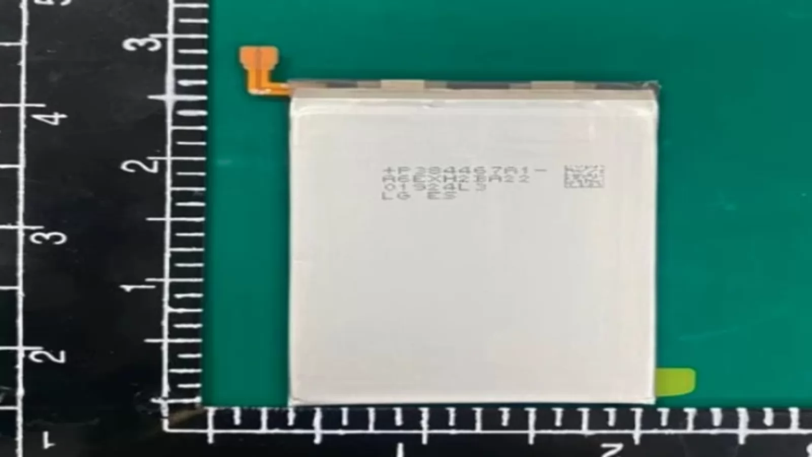 Samsung Galaxy Z Fold 4 are una dintre baterii certificată și aflăm o veste rea legată de S Pen