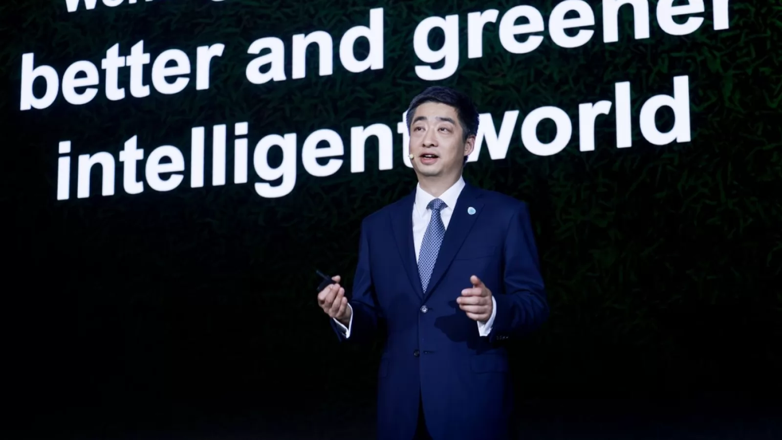 Huawei redefineşte sectorul fotovoltaic cu AI, cloud şi alte tehnologii; Ce iniţiative ecologice a pregătit compania