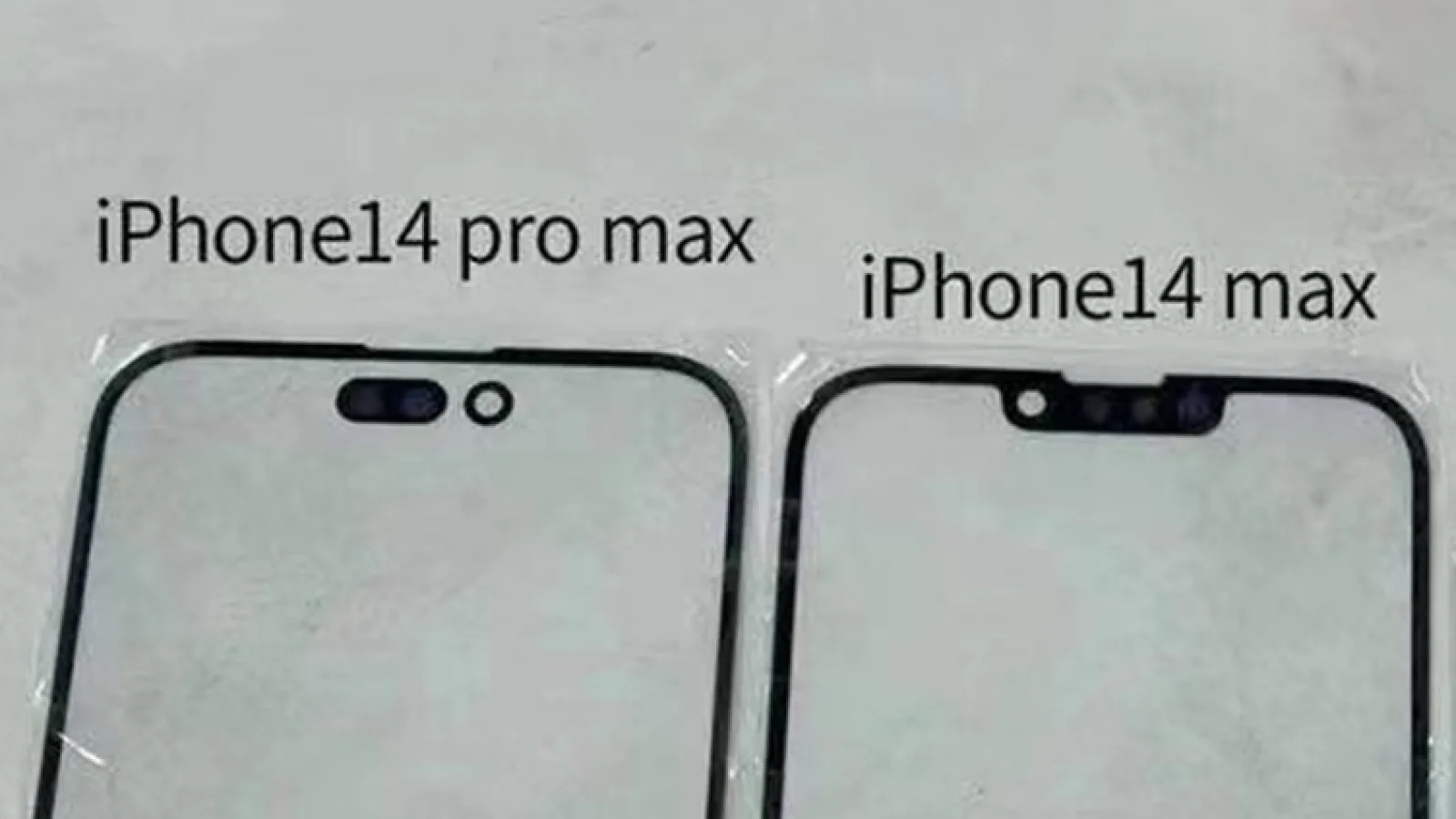 Protecții pentru display-urile seriei iPhone 14 apar fotografiate, cu cele două orificii în ecran destul de generoase