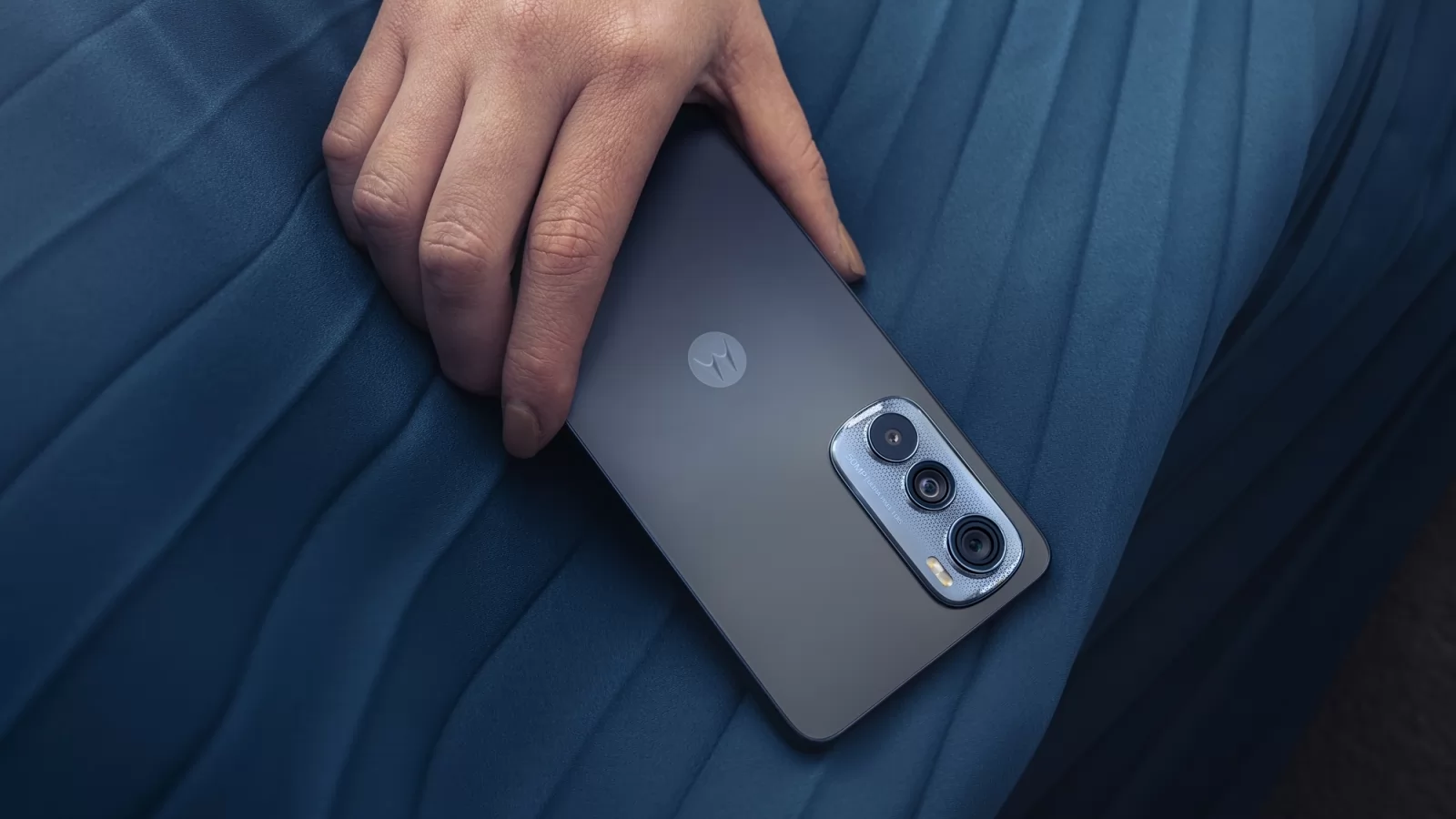 Preț și disponibilitate Motorola Edge 30 în România