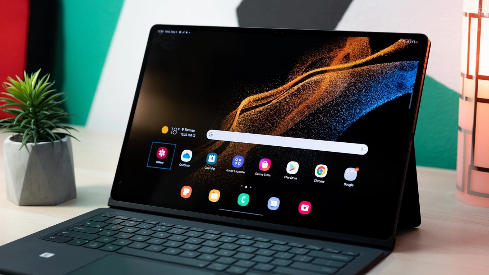 Samsung Galaxy Tab S8 Ultra 5G: Design masiv, mai OK de mânuit ca laptop decât ca tabletă