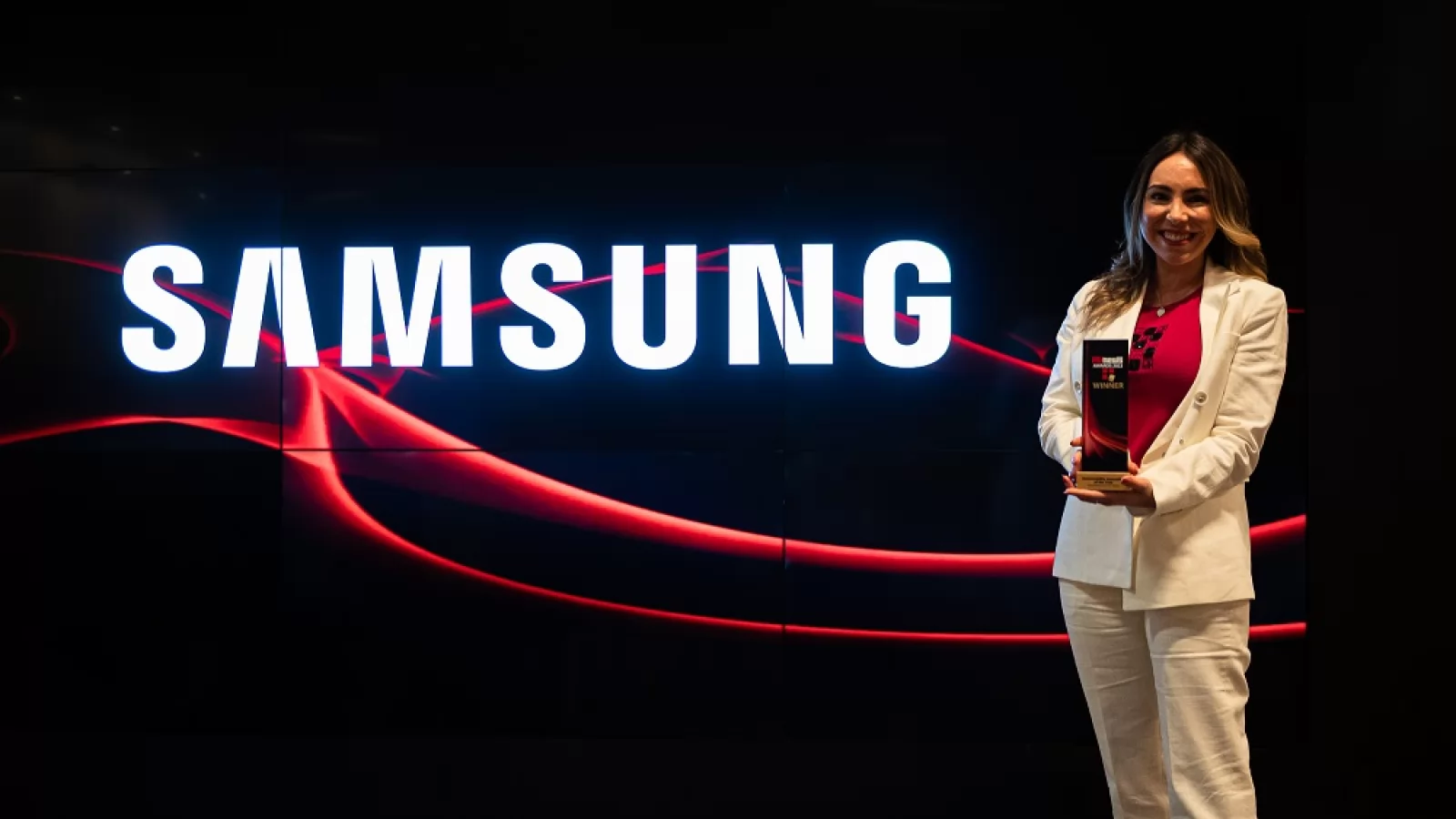 Samsung Electronics câștigă premiul "Sustainability Innovation of the Year" pentru eforturile sale ecologice în zona de monitoare și panouri digitale