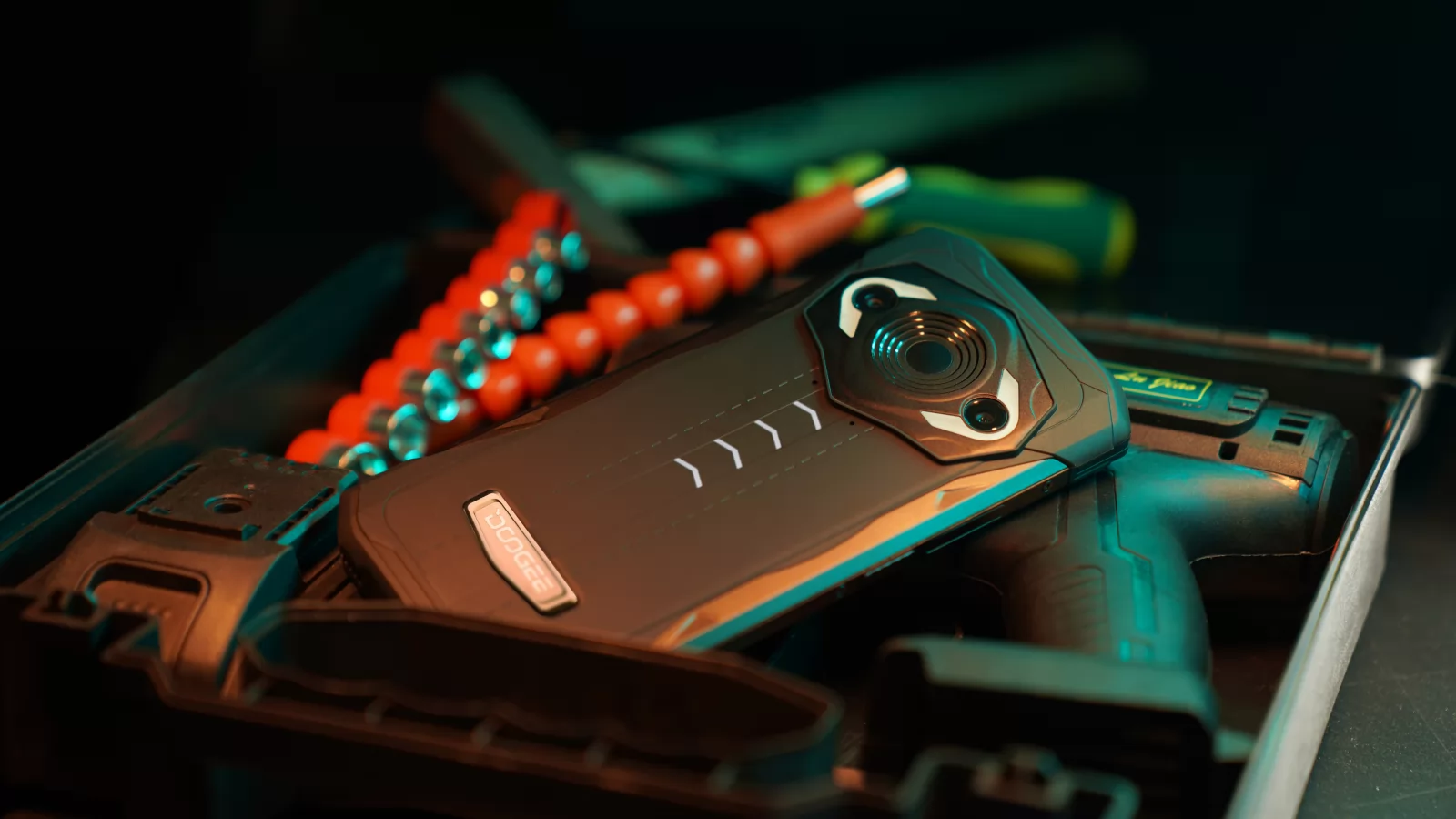 Doogee S98 Pro primește o dată de lansare comercială; Aflăm și cât costă telefonul robust echipat cu o cameră "alien"