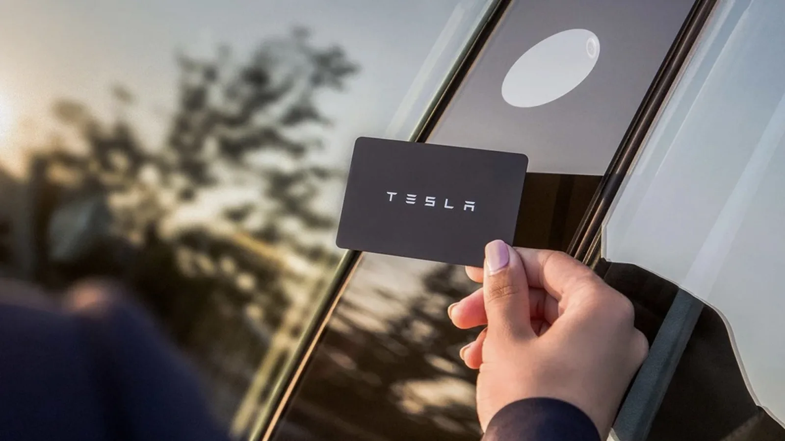 Hackerii pot deschide orice maşină Tesla cu o vulnerabilitate Bluetooth (şi nu numai)