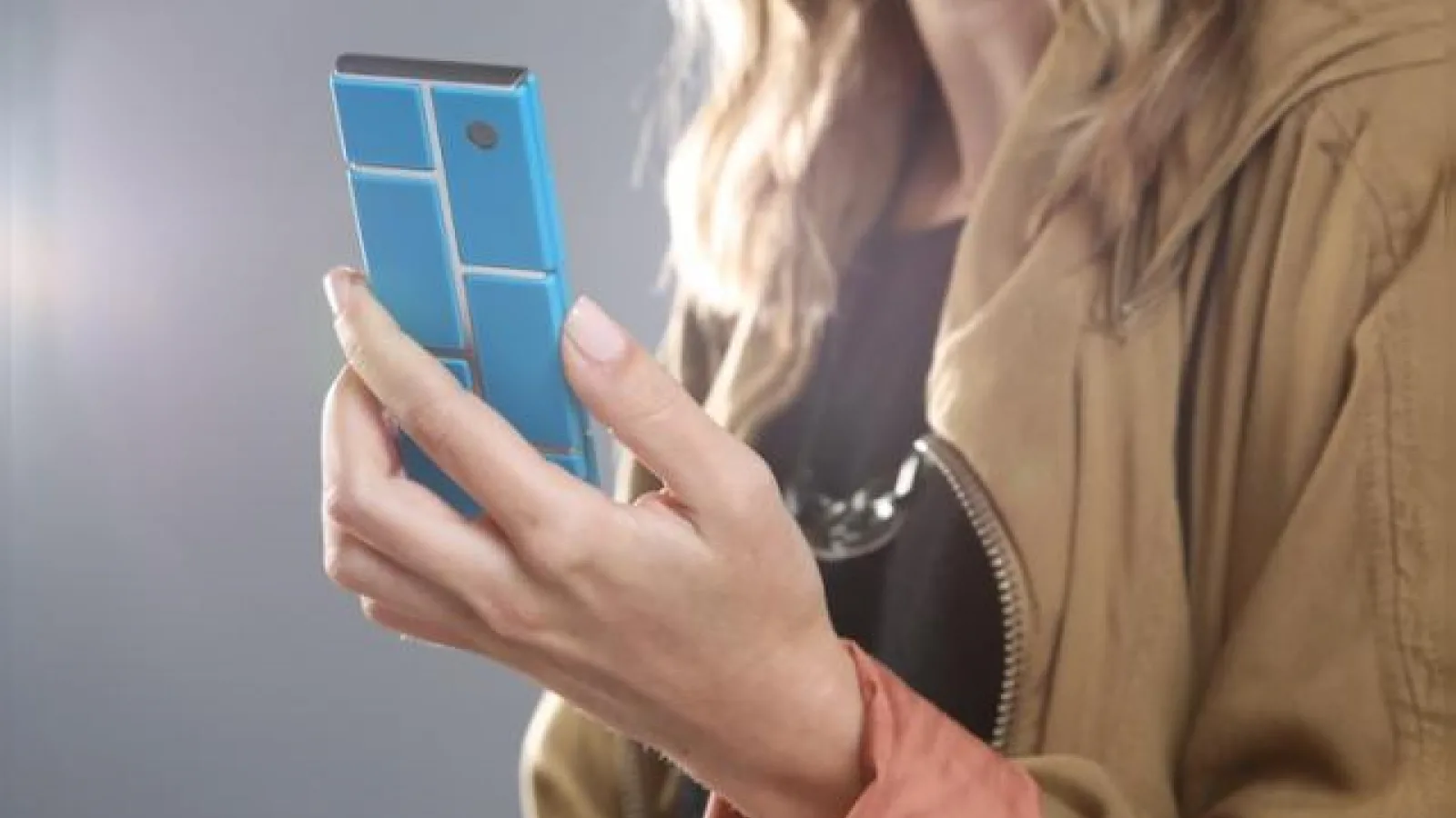 Prototipul de telefon modular Motorola Ara e aproape gata, conform CEO-ului Moto