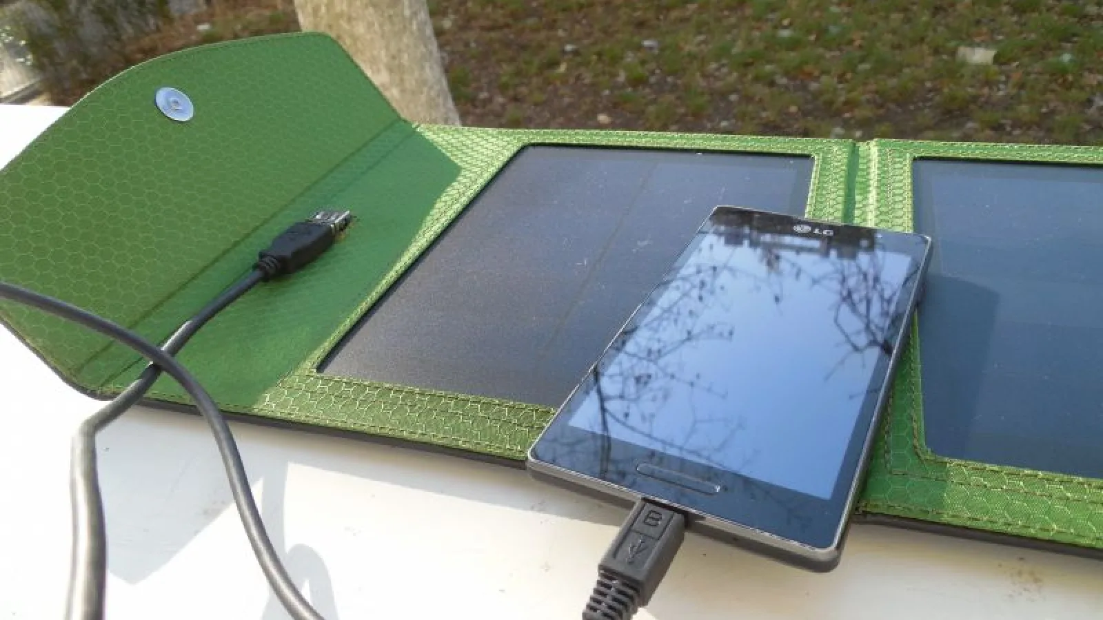 Colia prezintă o gamă nouă de panouri solare portabile: Power Photon S4W, E7W Pro și B7W Deluxe
