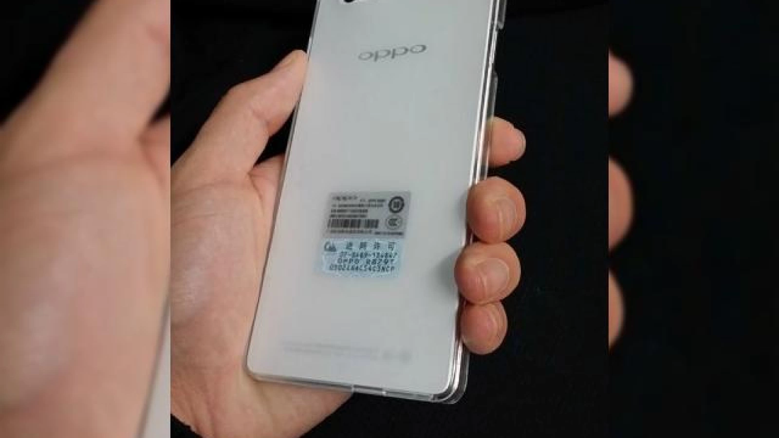 Oppo R1 apare În câteva imagini hands-on din China