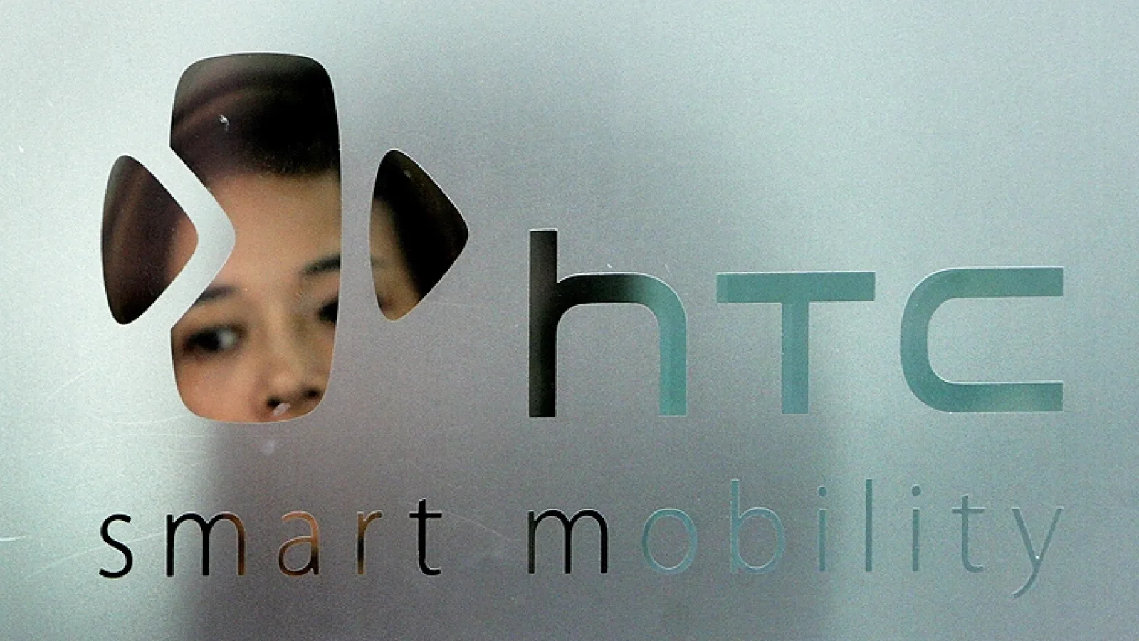 Șeful departamentului de design HTC Taiwan a fost acuzat pentru dezvăluirea de informații secrete