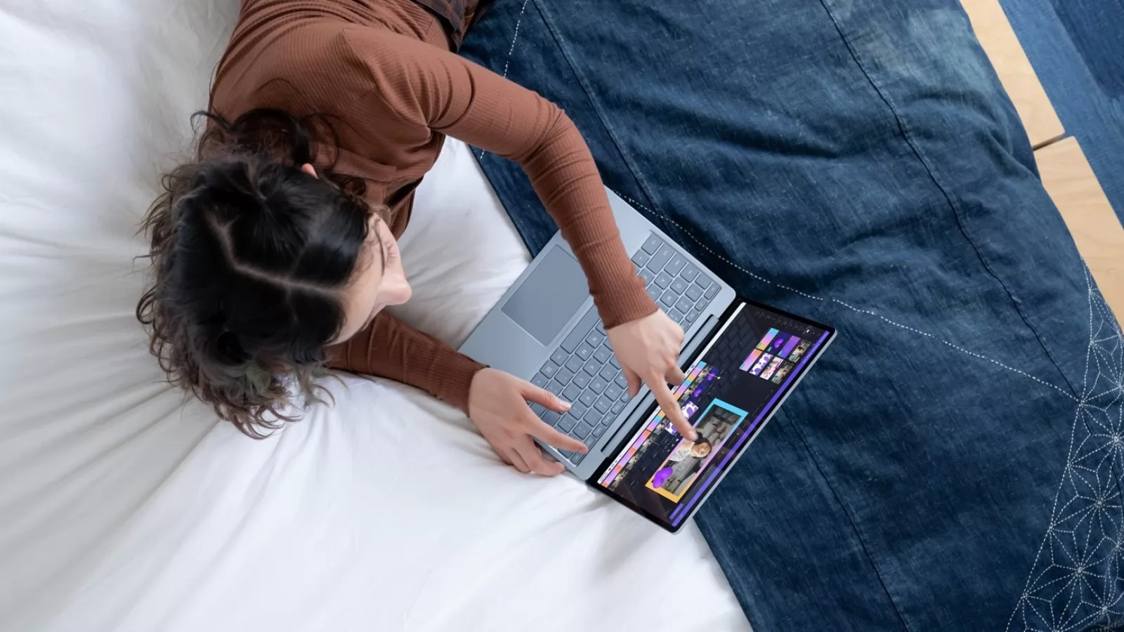 Microsoft anunță disponibilitatea lui Surface Laptop Go 2 în România; Notebook ultra-portabil de doar 1.12 kg