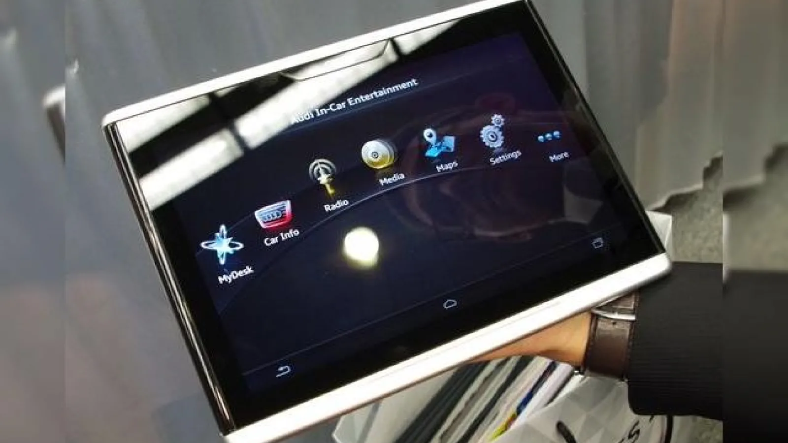 Audi anunță o tabletă cu Android pentru automobilele sale