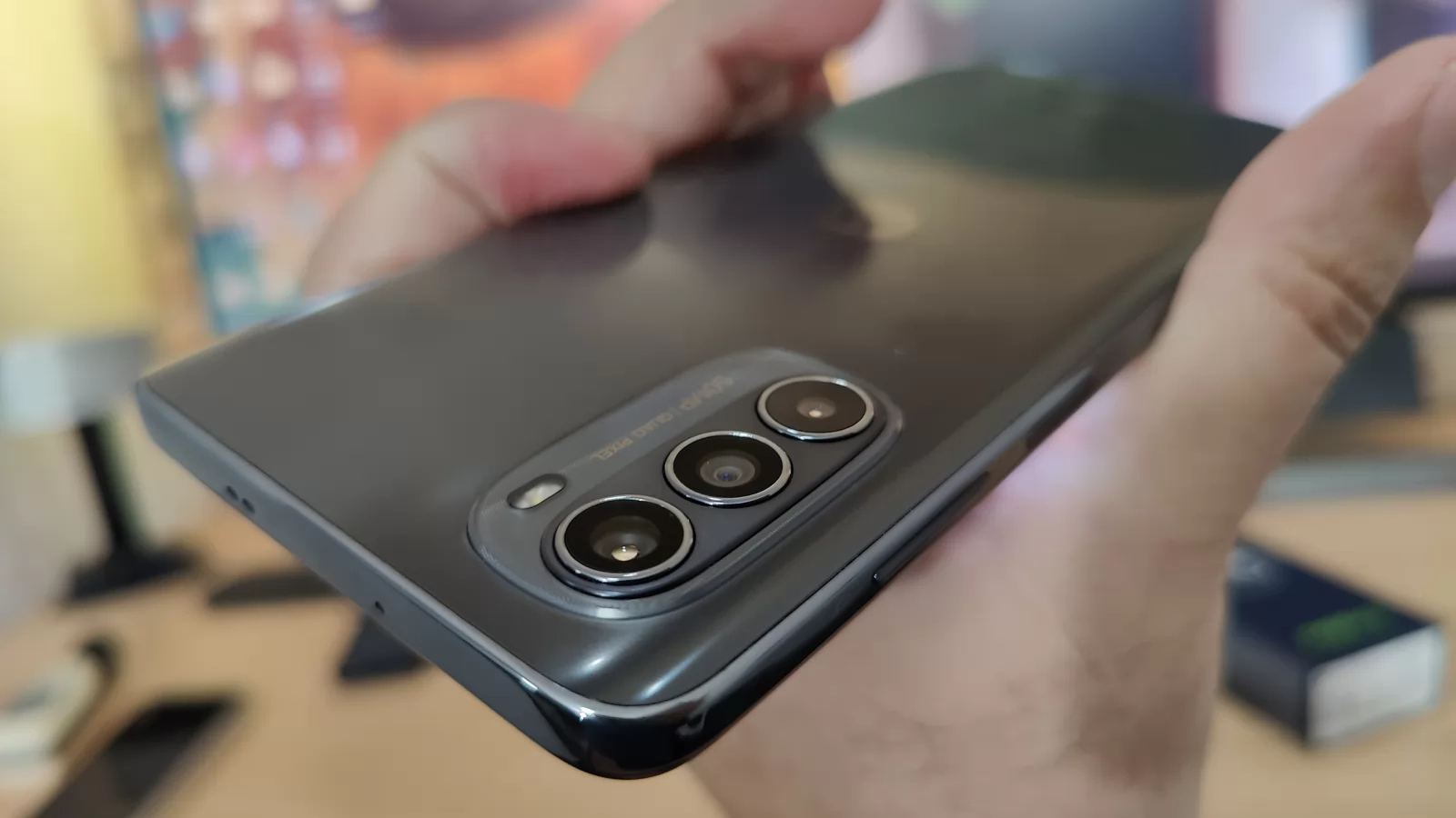Motorola Moto G52 Unboxing: telefon entry level cu ecran AMOLED şi cameră de 50 MP, Android 12 curat
