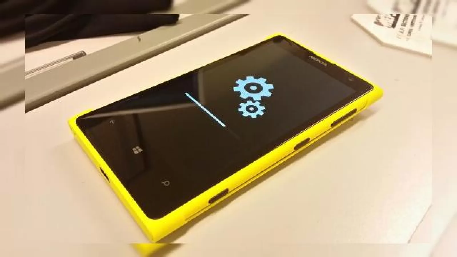 Terminalele Nokia din seria Lumia primesc de acum actualizarea la versiunea sistemului de operare cu nume de cod Black (Video)