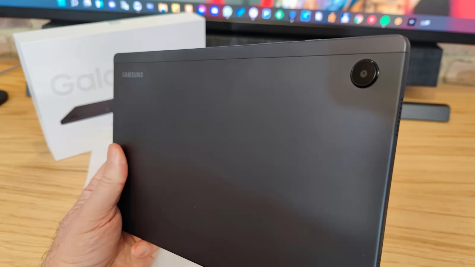 Samsung Galaxy Tab A8 10.5 2021: Cameră acceptabilă pentru cei cu pretenţii mici, selfie OK