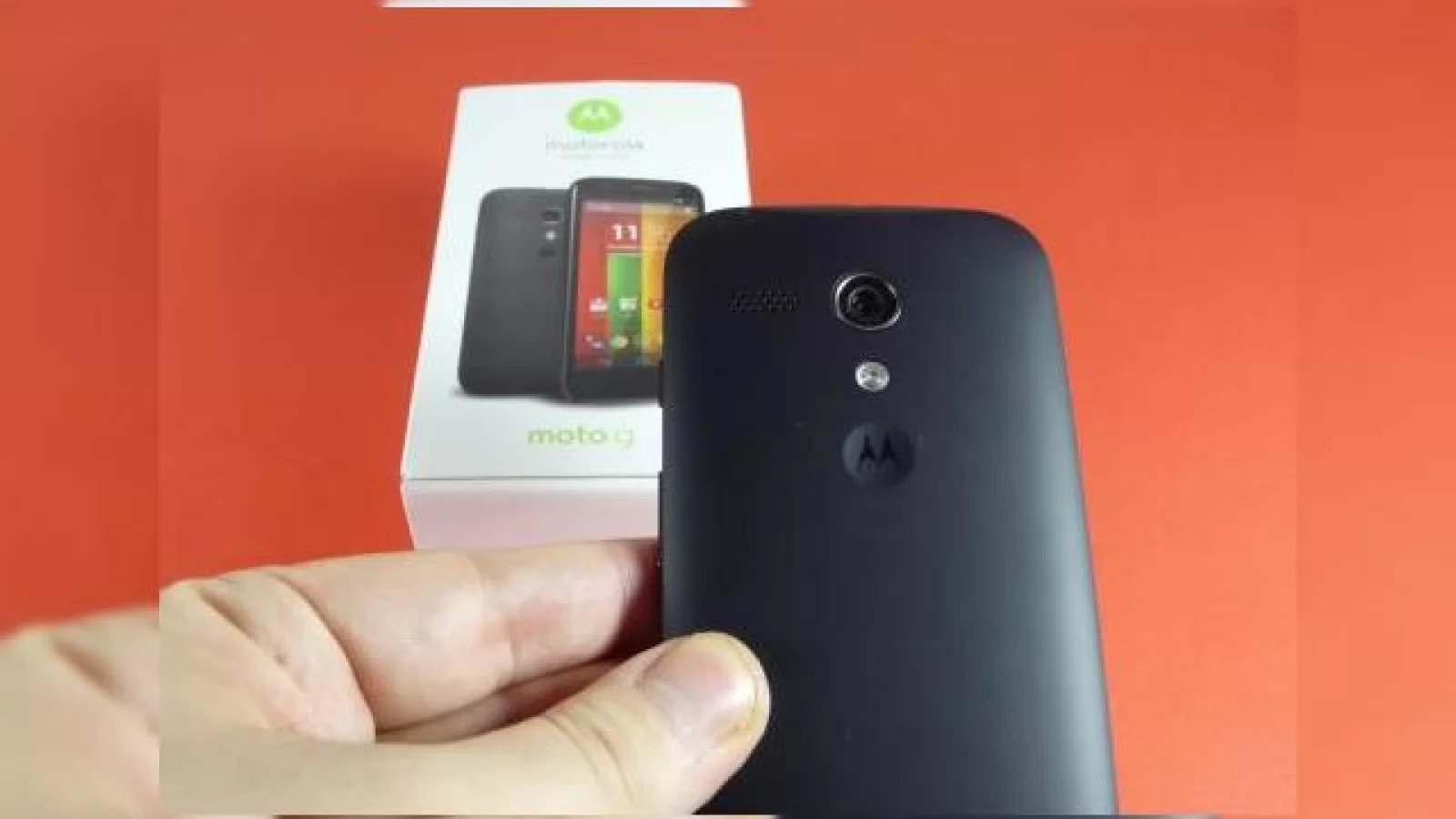 Motorola Moto G Unboxing: scoatem din cutie un telefon dual SIM cu pedigree (Video)