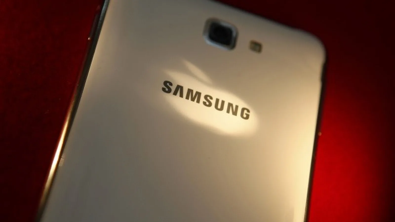 Samsung anunță scăderi de profit pentru trimestrul 4 al anului 2013