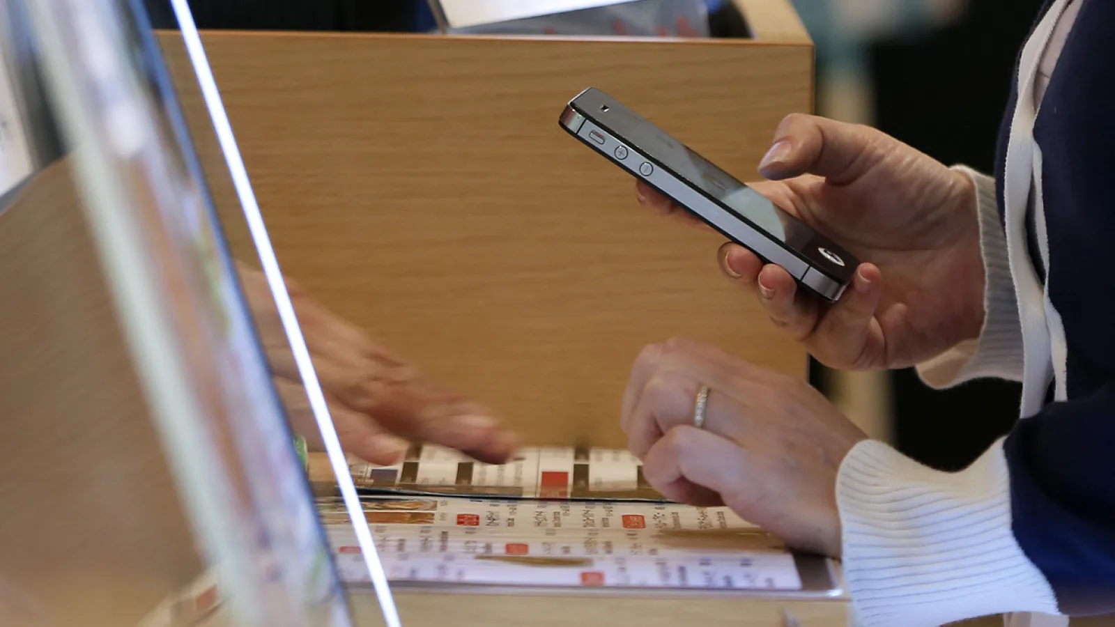 Apple lucrează la un sistem de plăți mobile propriu