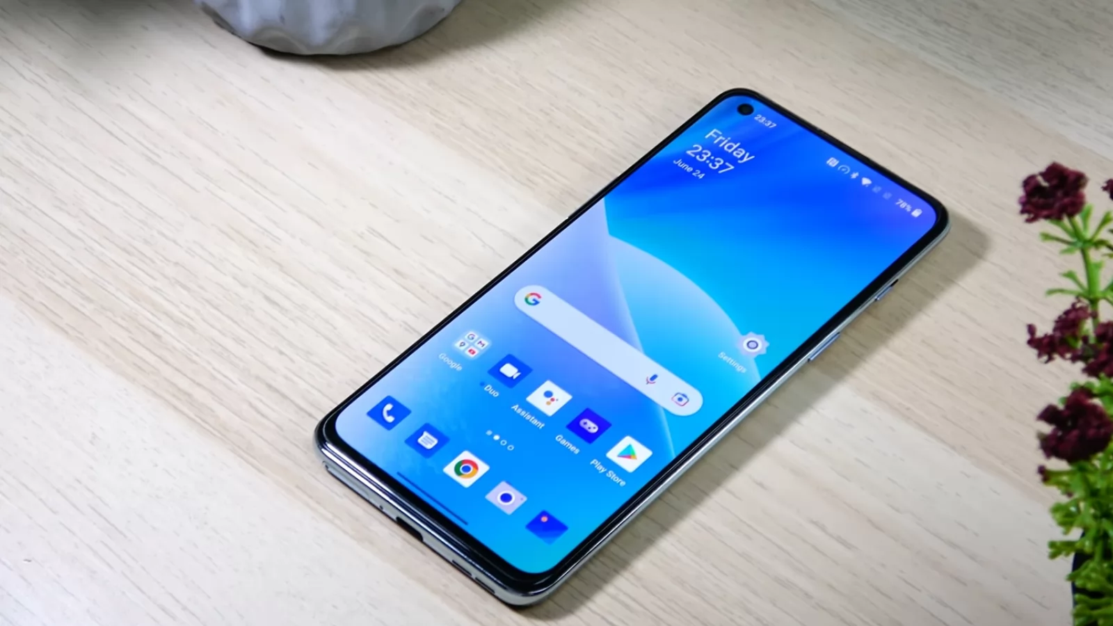 OnePlus Nord 2T 5G: Display de calitate, mai luminos decât la OnePlus Nord 2
