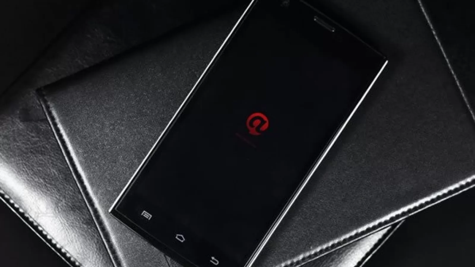 Brandul necunoscut Dakele lansează un telefon cu o cameră cu funcție macro Îmbunătătită
