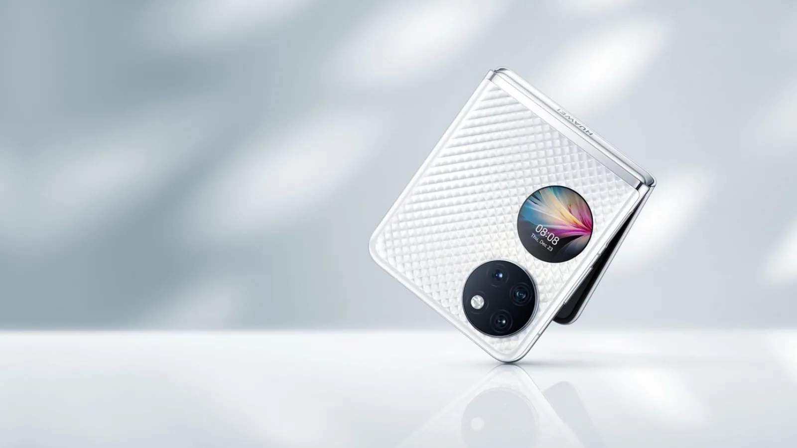 Turul Magazinelor #1133: Huawei P50 Pocket sub 4300 lei, aer condiţionat sub 1400 lei, cameră acţiune DJI Action 2 pentru vacanţă