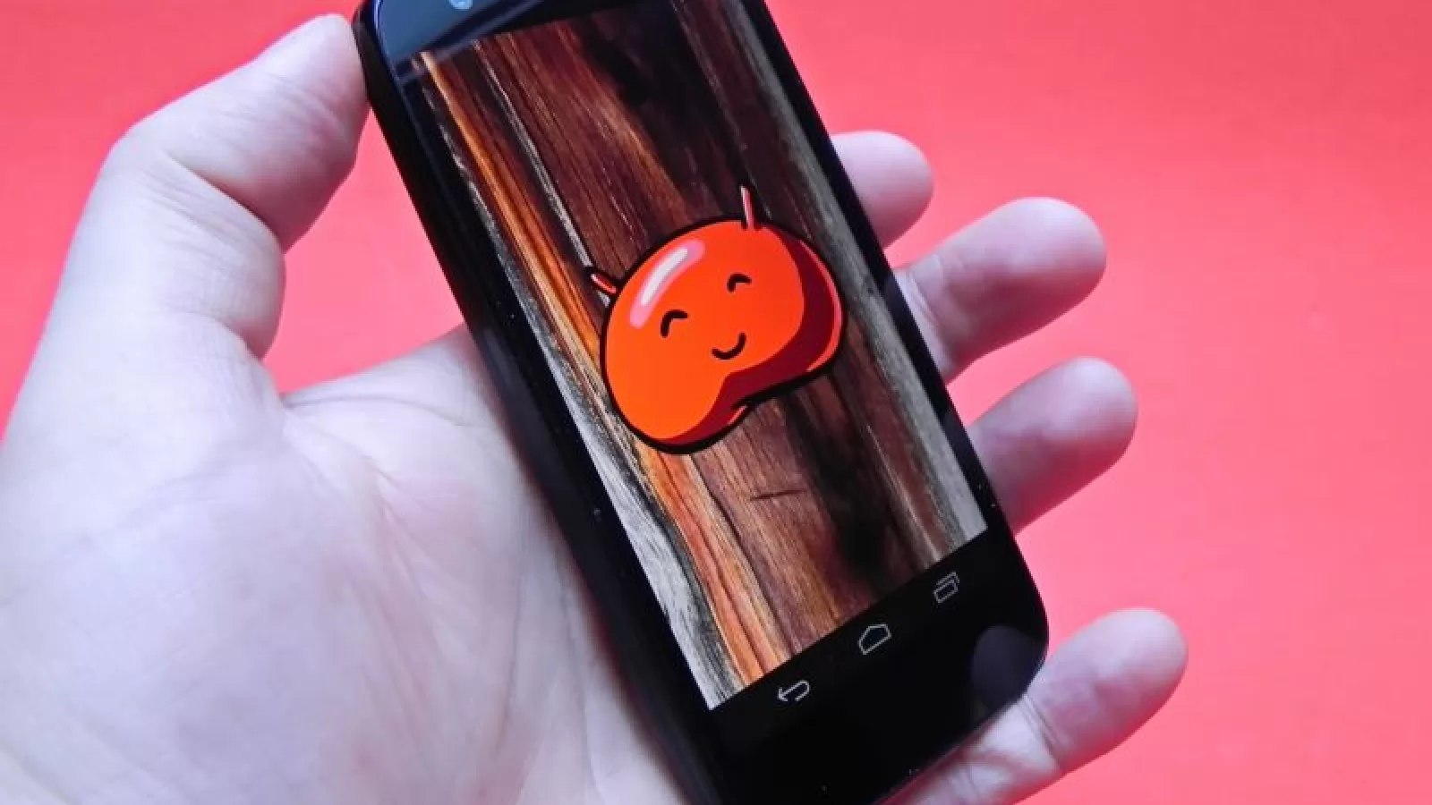 Review Motorola Moto G (dual SIM): design nu foarte atractiv, performanță fără cusur și ecran bun (Video)