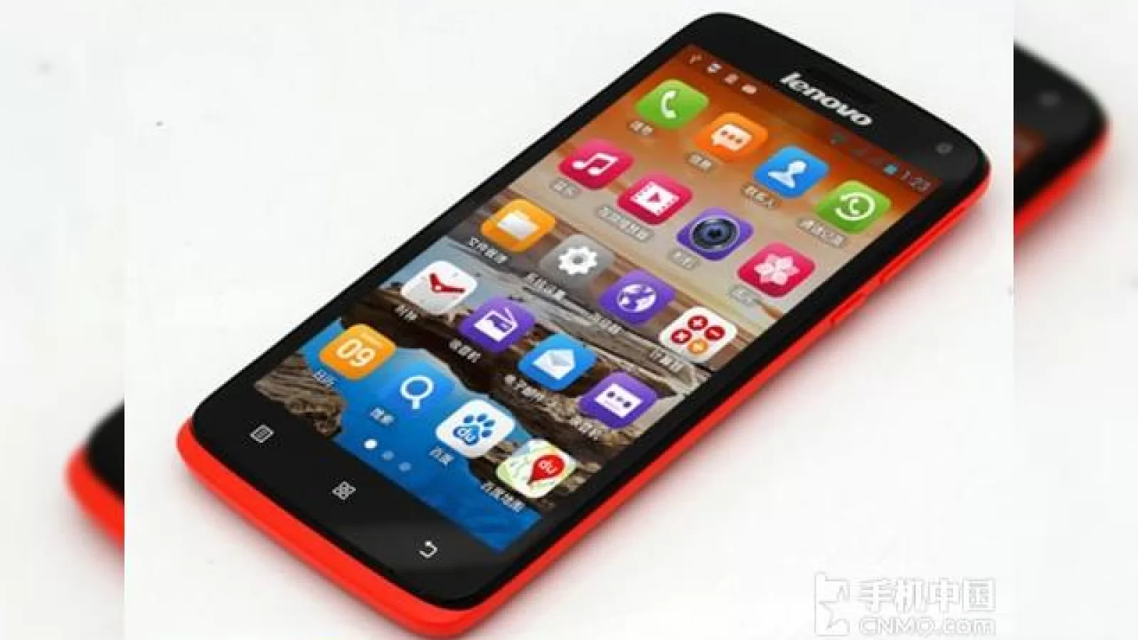 Lenovo lansează smartphone-ul A628T; cel mai potrivit cadou pentru Valentine’s Day