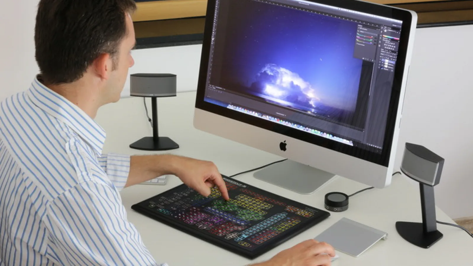 Tastatura Shortcut-S specială pentru Photoshop creată de un român, proiect pornit pe Kickstarter