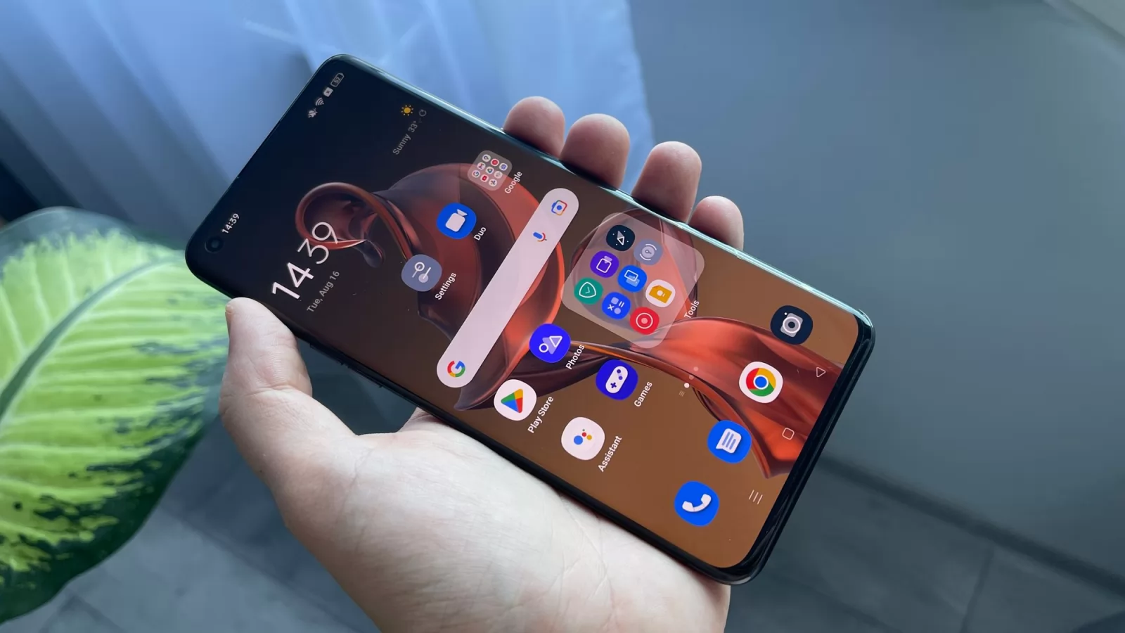 Am testat ColorOS 13 Beta + Android 13 pe OPPO Find X5 Pro! Multe schimbări vizuale, wallpaper Wellbeing, foldere mai mari și verificare comandă Glovo/Tazz din Always on Display