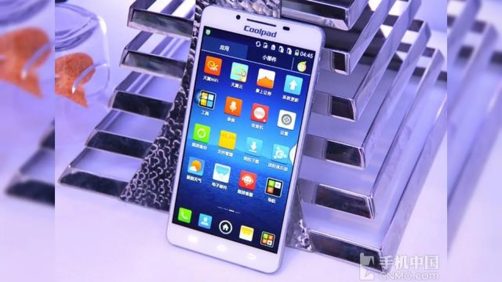 Coolpad lansează În China modelul S6; primul Dual SIM - Dual Standby 4G din lume