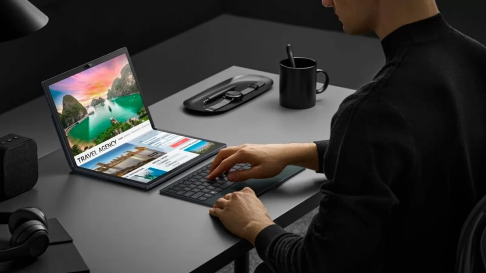 IFA 2022: ASUS lansează Zenbook 17 Fold OLED - Primul laptop cu ecran pliabil din lume, cu CPU Intel Core i7 Gen 12 și Windows 11; Cât costă?