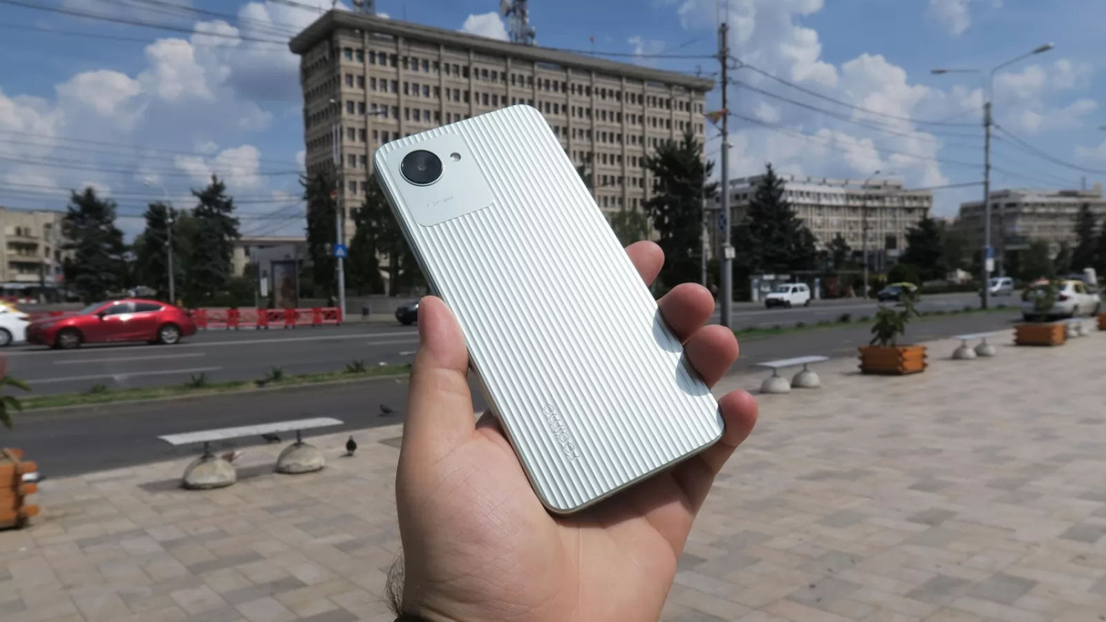 Prezentare realme C30 - Smartphone accesibil cu design plăcut, confortabil, pentru utilizatorii fără pretenții
