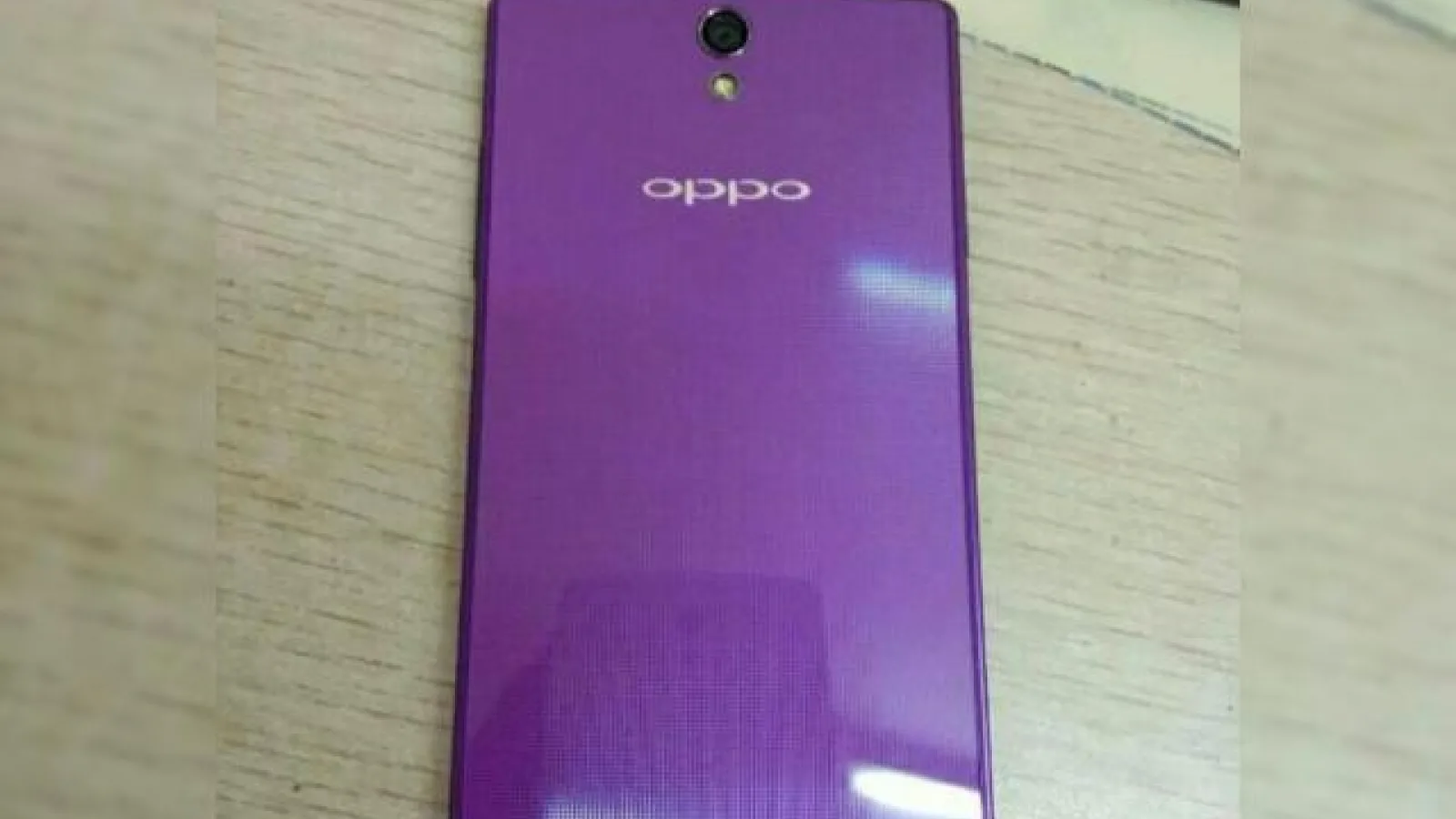 Oppo Find 7 ar putea avea două versiuni, iată și o primă posibilă imagine cu device-ul