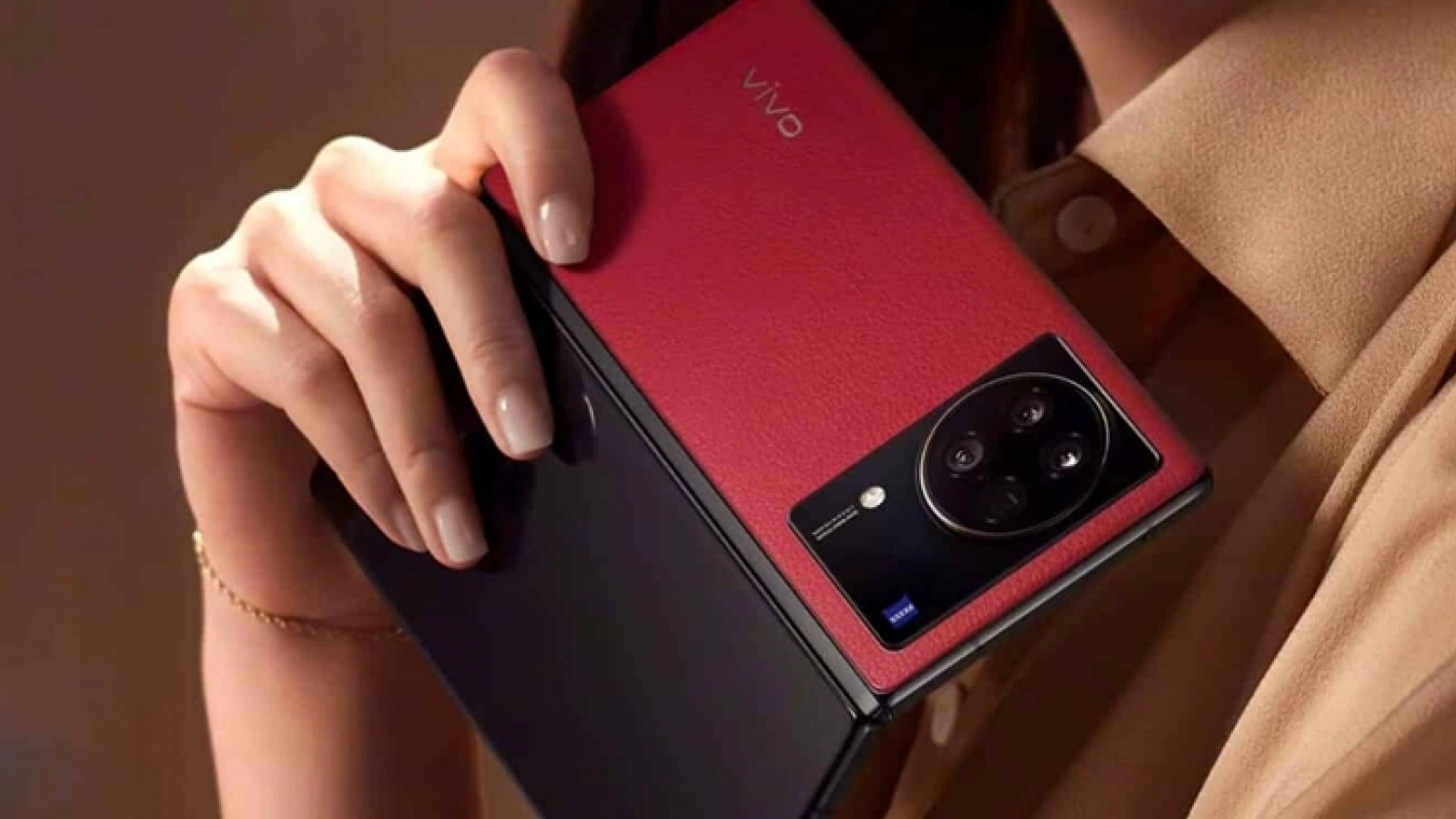 vivo X Fold+ va fi prezentat pe 26 septembrie; Noul pliabil ar putea aduce o balama îmbunătățită