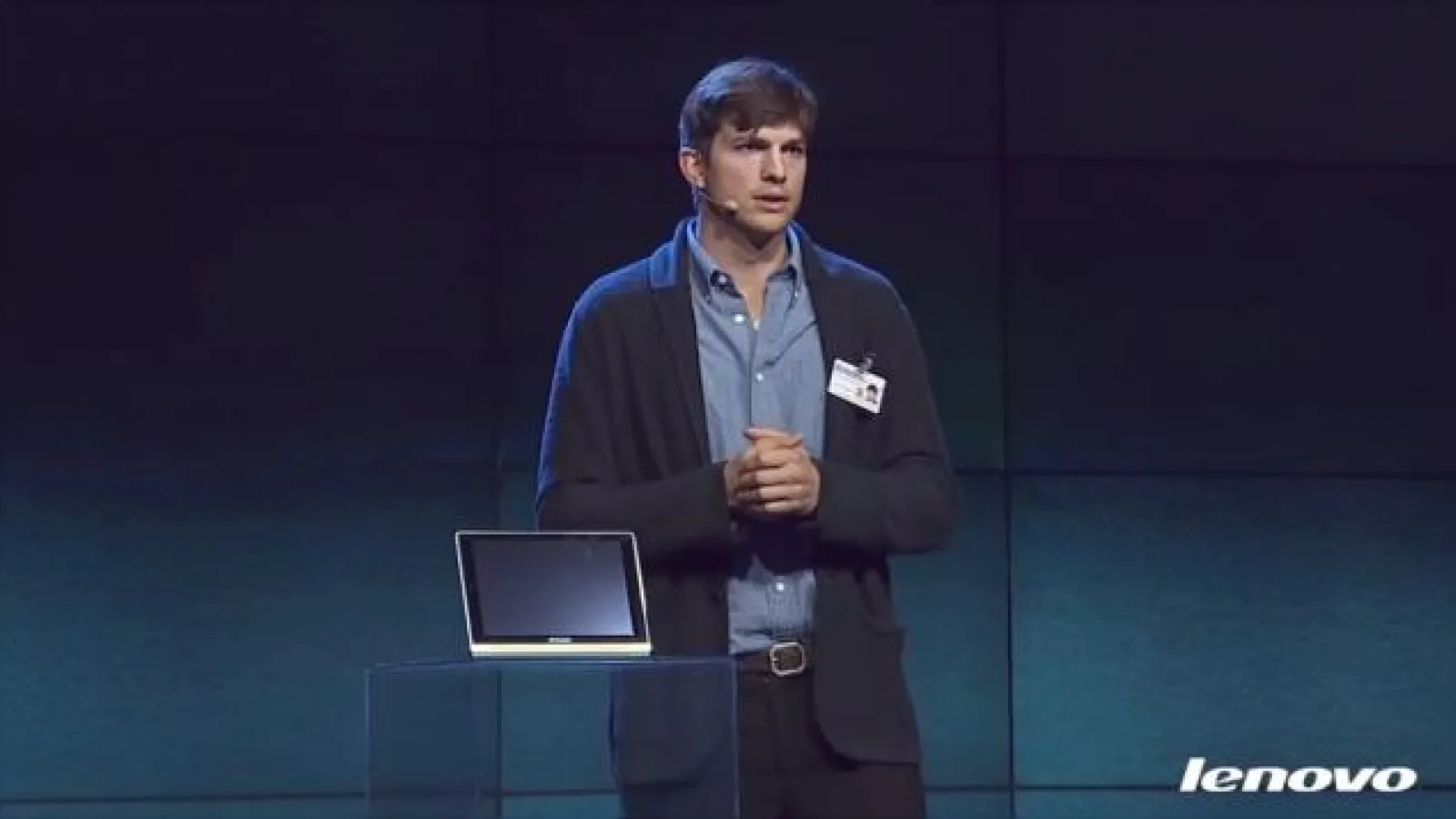 Ashton Kutcher primește șansă de a dezvolta un smartphone Lenovo; Un nou "Jobs"?